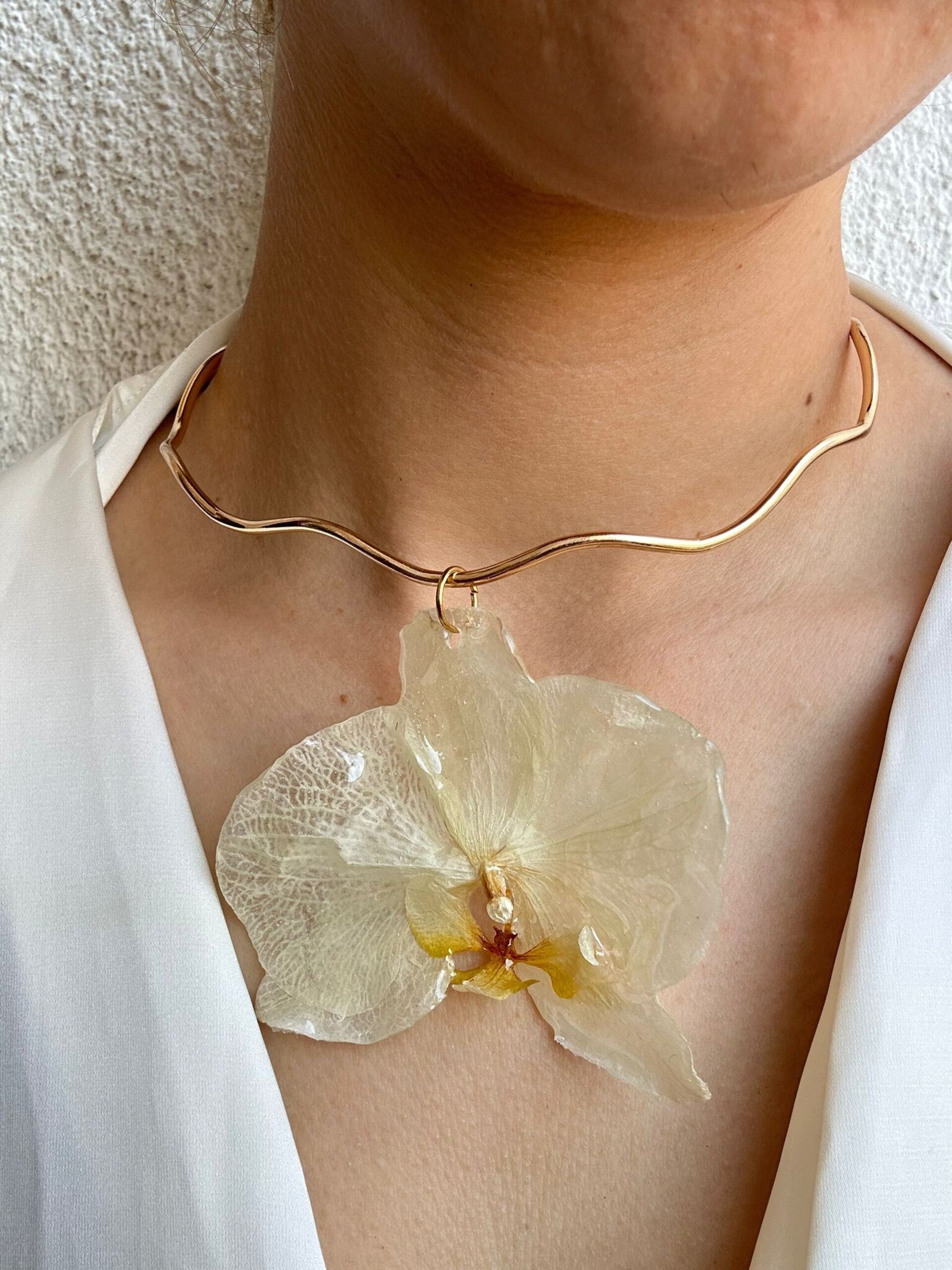 Reina Mab II 👑 - Collar Wavy Orquídea Grande - 1