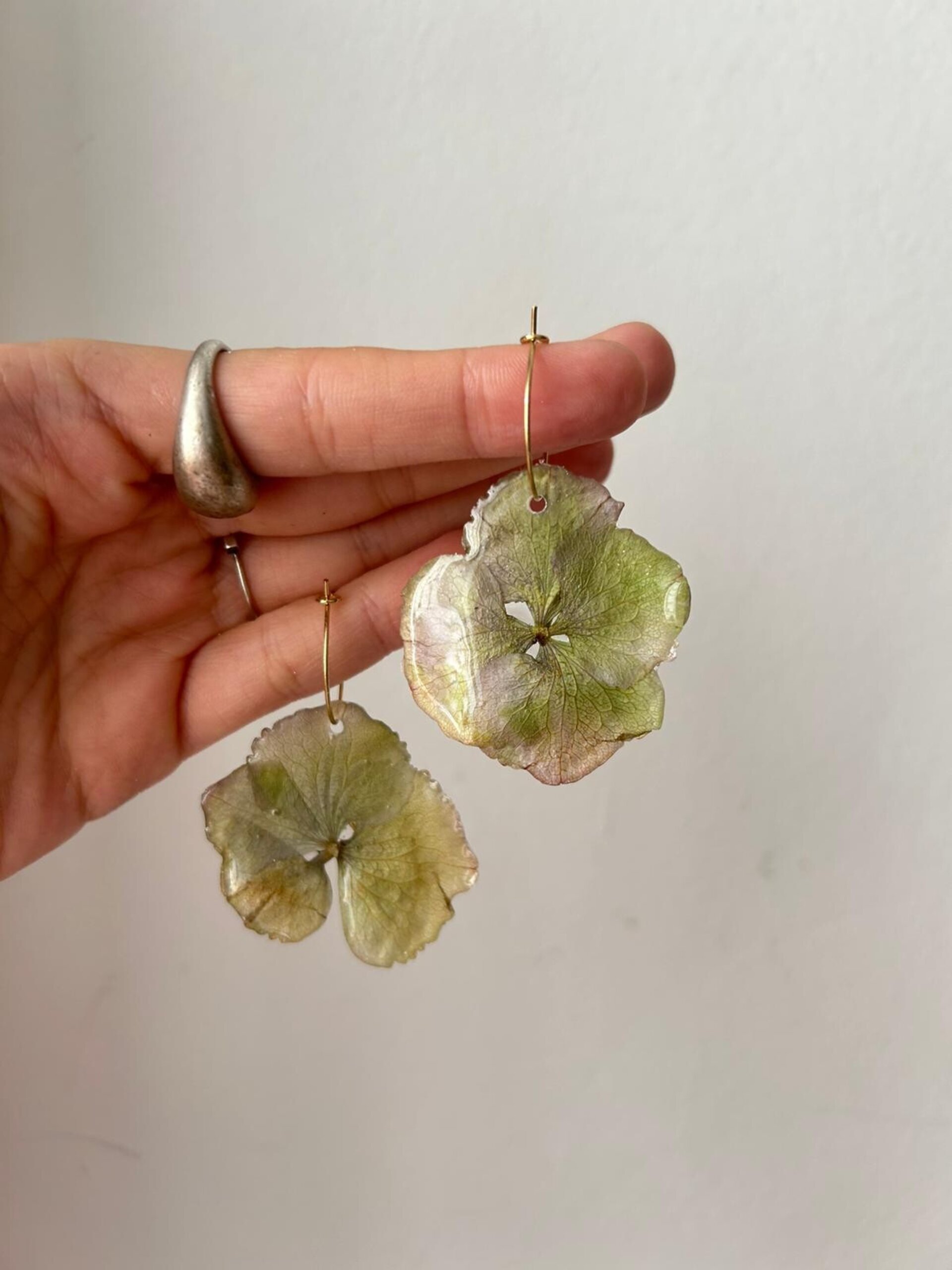 Fate of Ophelia 🪶 - pendientes hortensia - 3