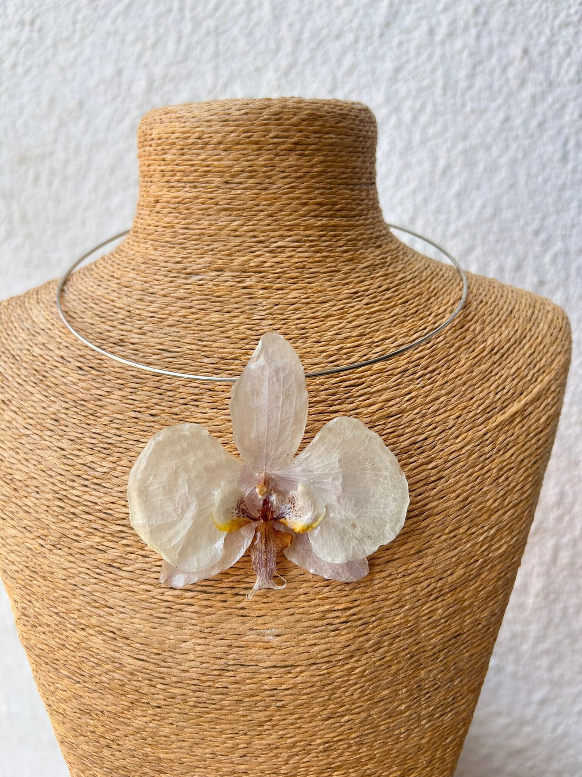 Collar Orquidea Blanca - 4