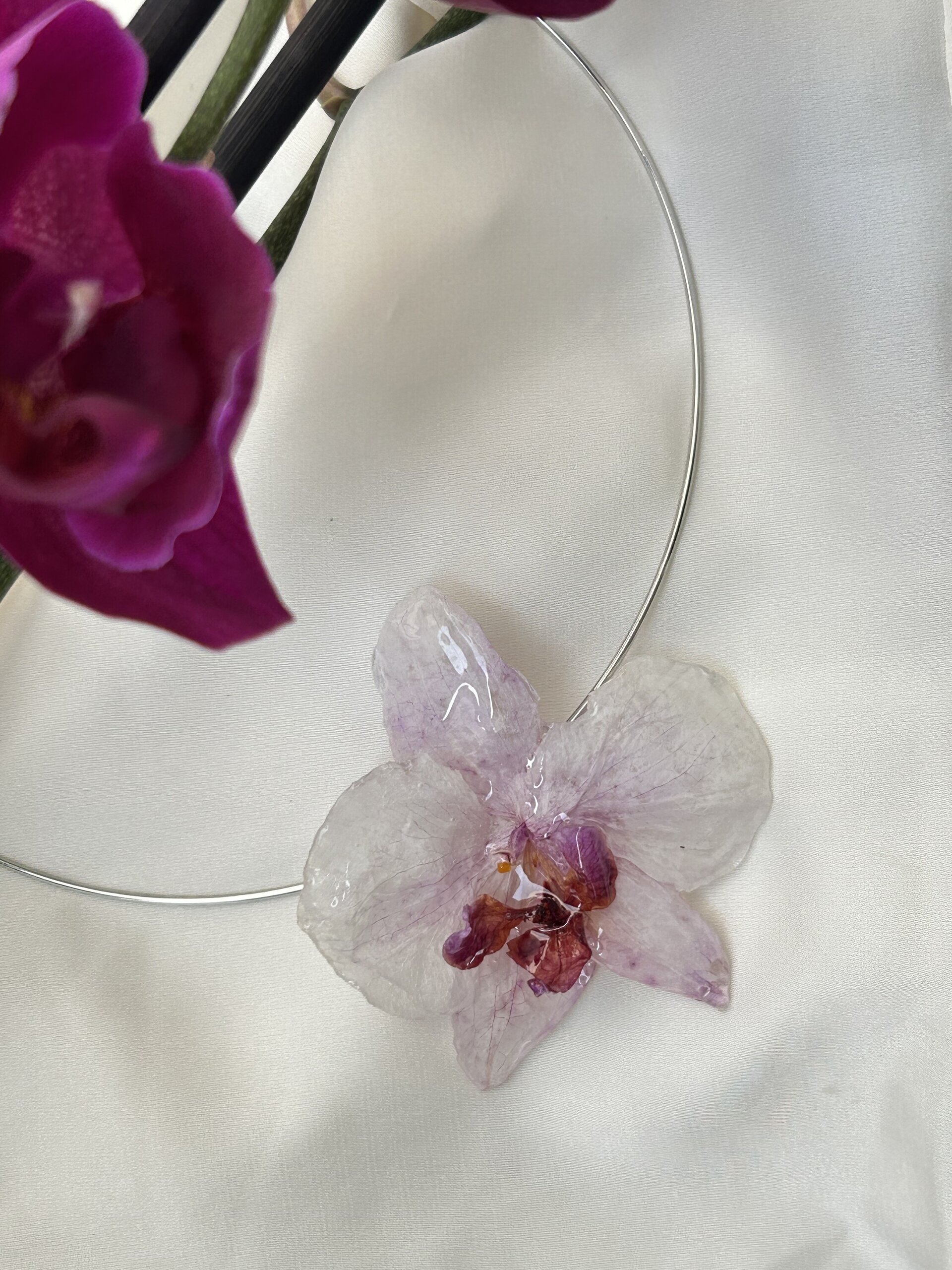 Collar Orquídea Blanca Lila 🔮 - 1