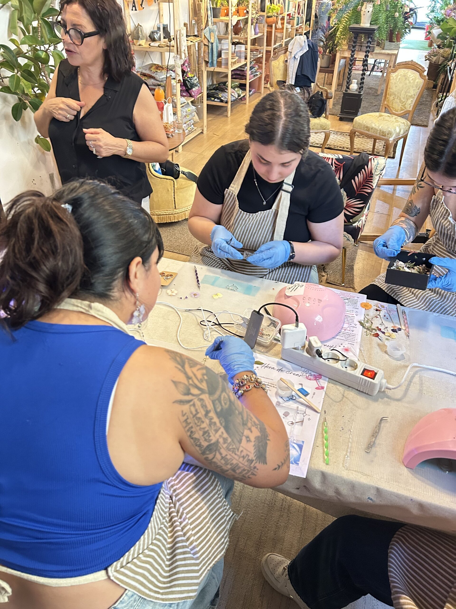 Taller de Joyería Botánica 21/03/2026 🌸 - 3