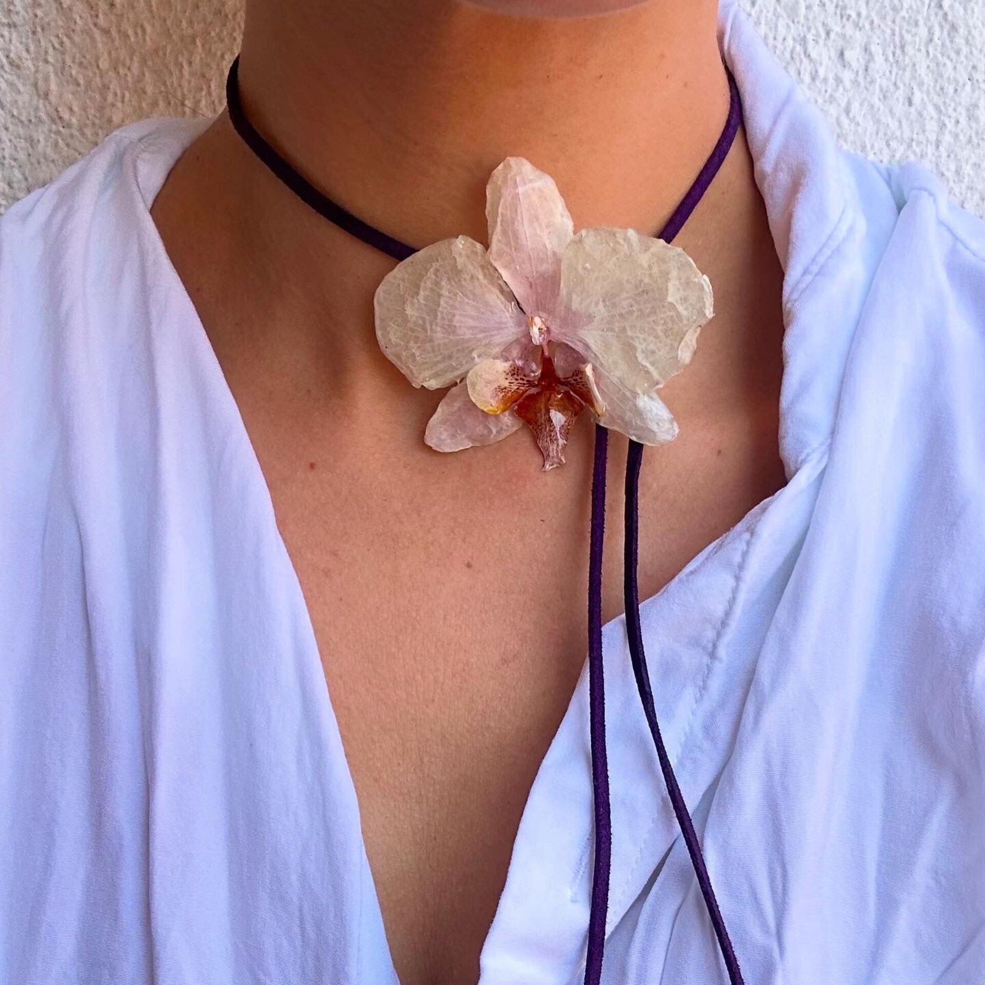 Collar Orquidea Blanca Cordon 🤍 - 1