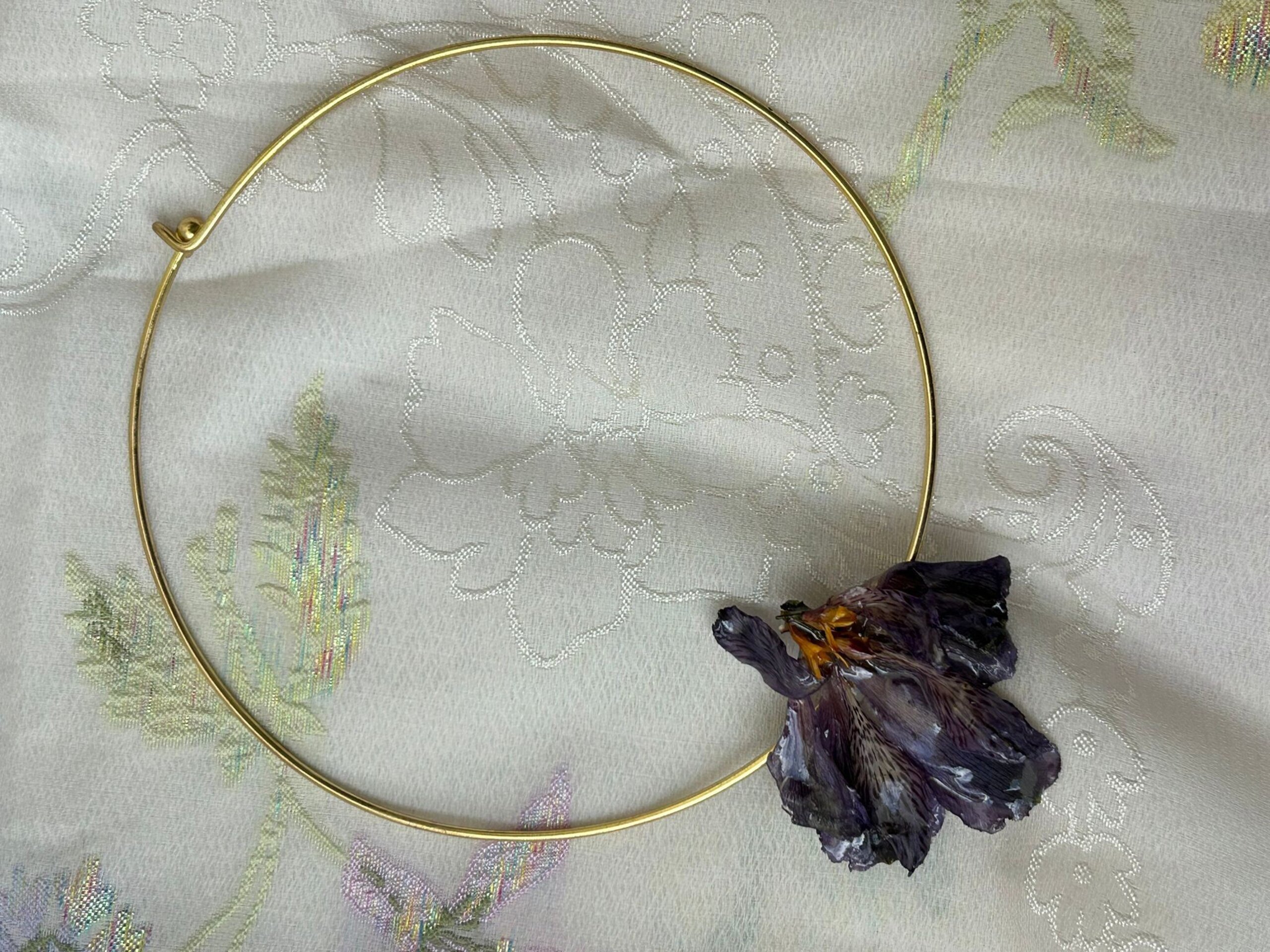 Reina Mab 👑 - Collar Lirio Inca Lila Oscuro - 3